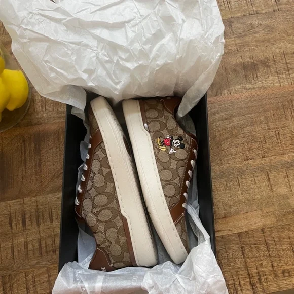Disney x Coach Low Top Mickey Mouse Sneakers - Picture 5 of 7